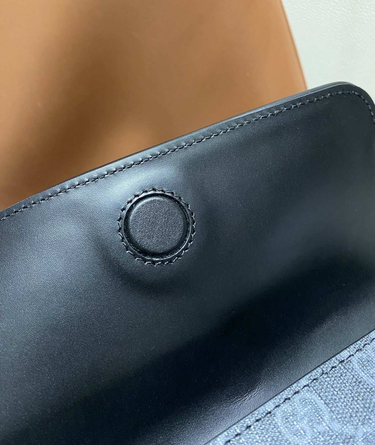 �����  GU��I OPHIDIA SMALL CROSSBODY BAG 2025 (����, ��� 7)