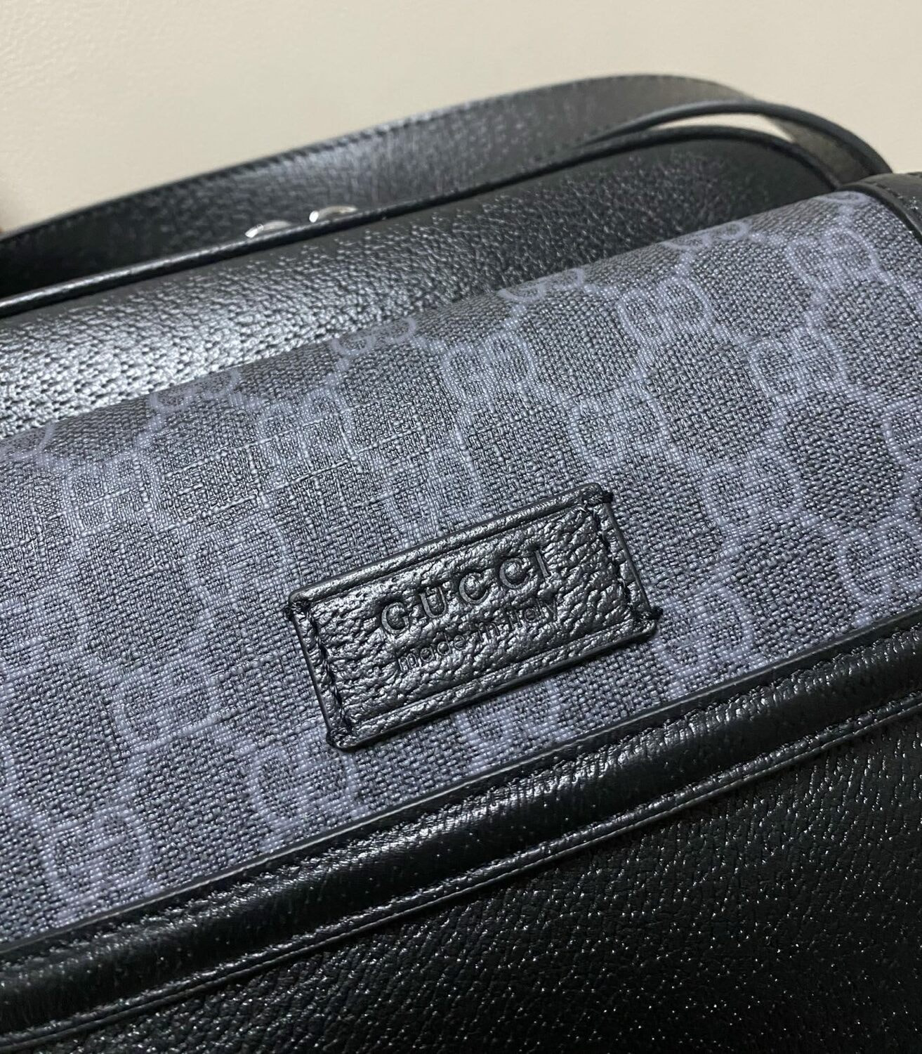 �����  GU��I OPHIDIA SMALL CROSSBODY BAG 2025 (����, ��� 7)