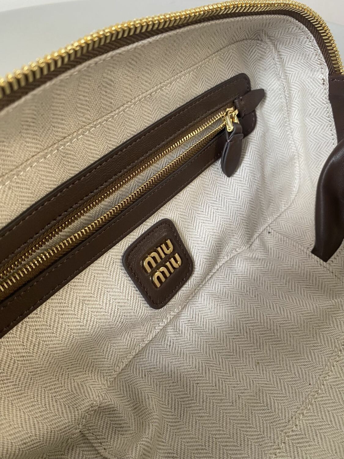 ������� ����� MIU MIU arcadie (����, ��� 7)