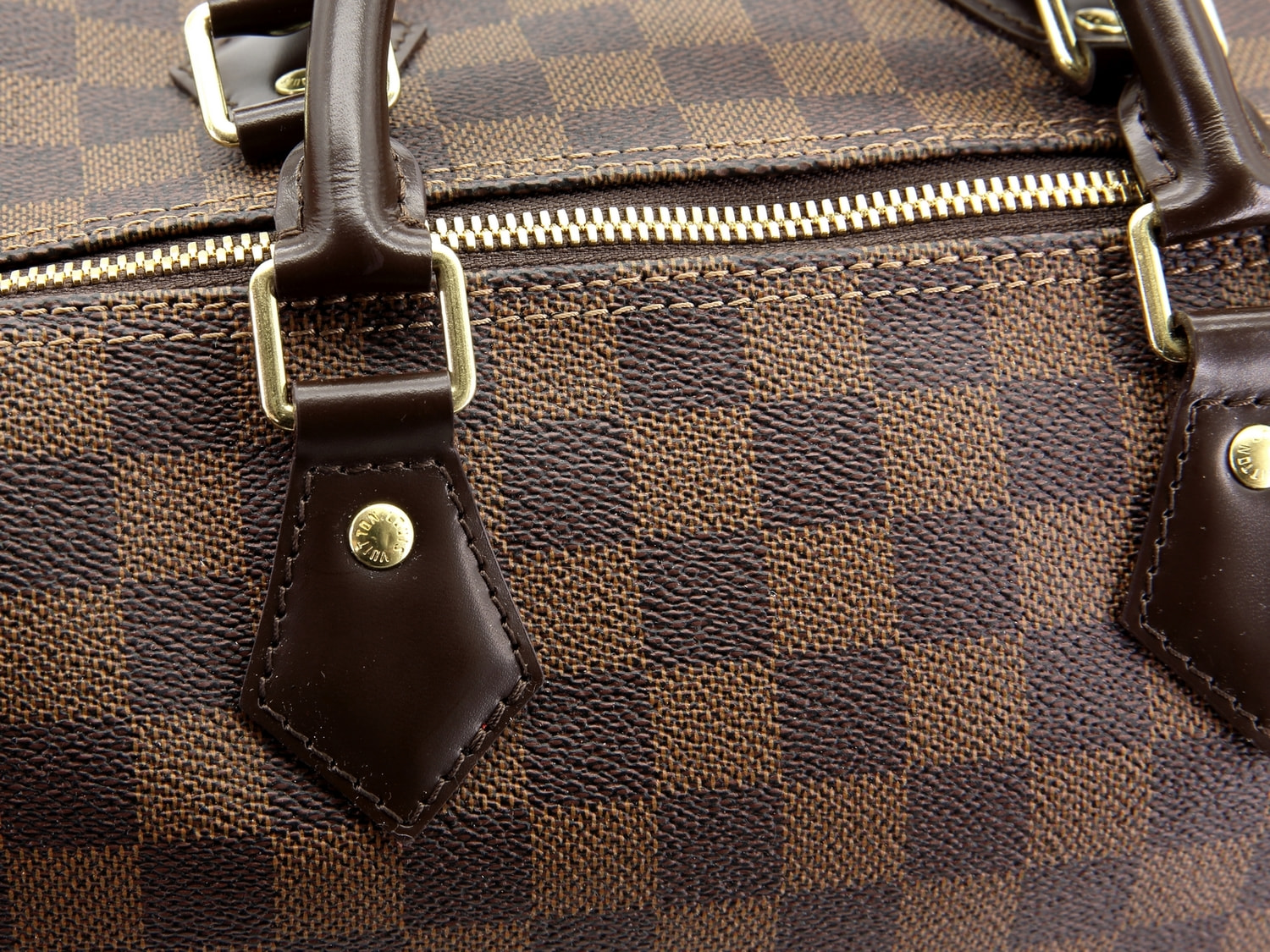 ����� L�UIS VUI���N Sp��dy (����, ��� 4)