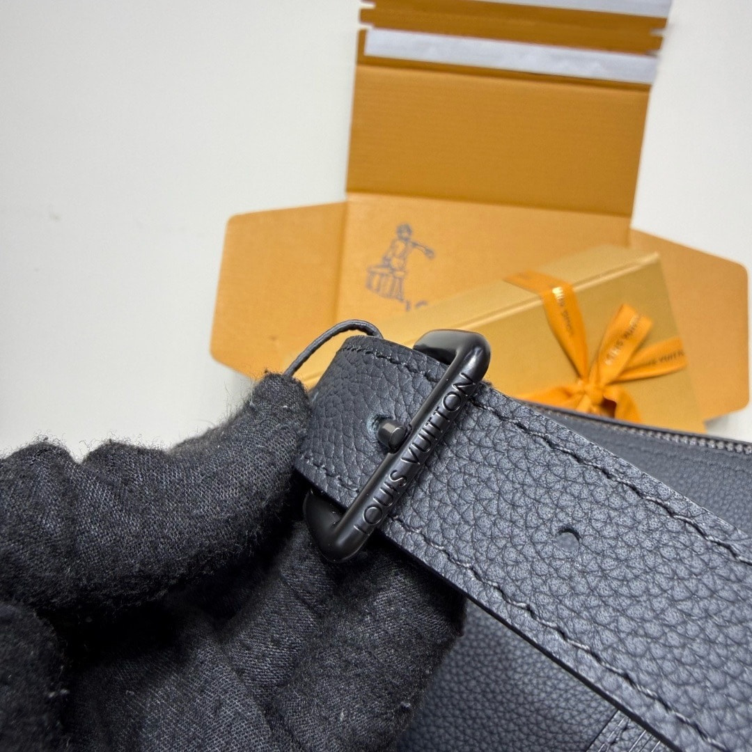 ����� ����� L�UIS VUI���N K��p�ll Bandouliere (����, ��� 9)