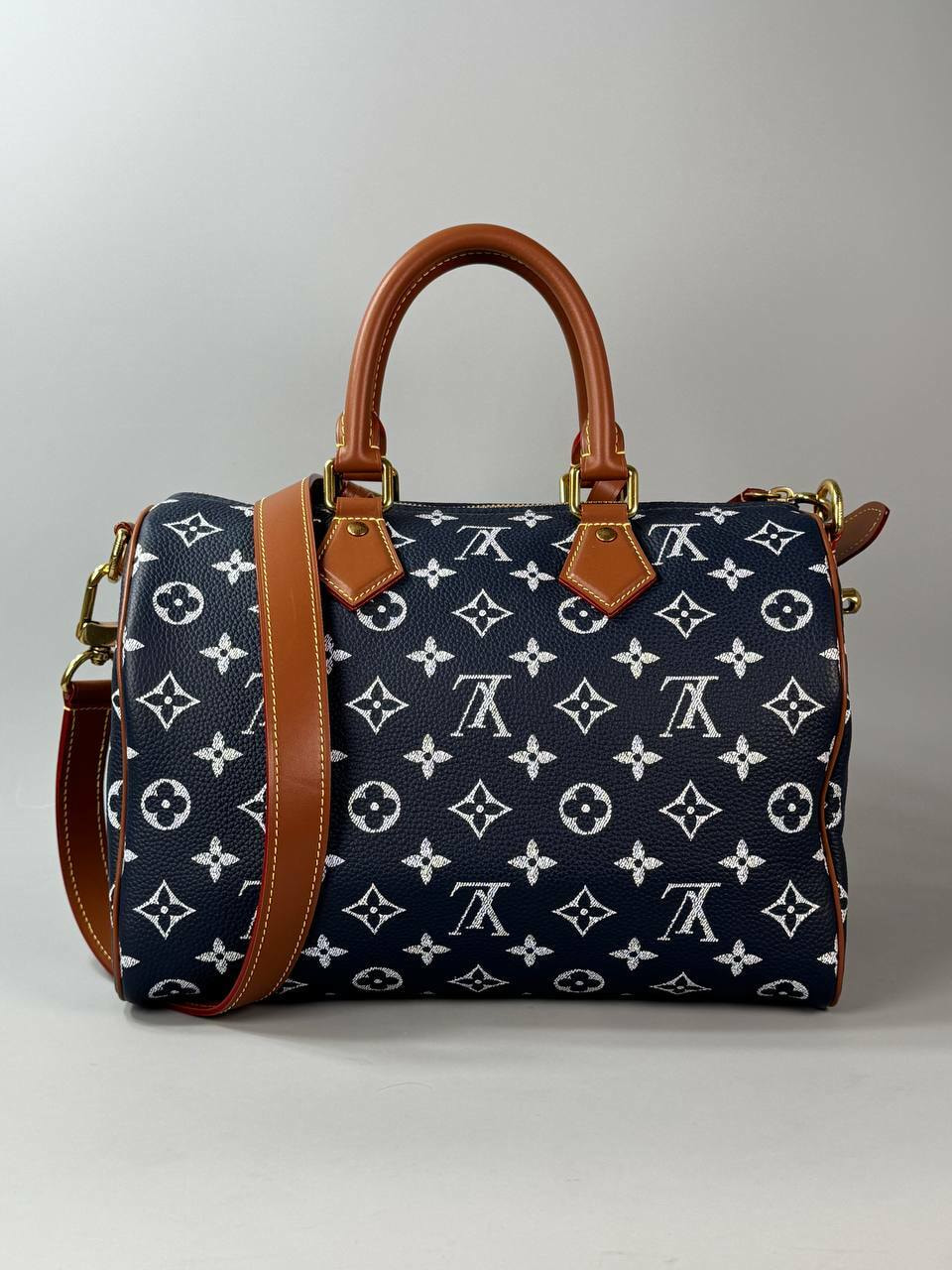 ����� ������� L�UIS VUI���N Speedy P.30 Pharrell Williams (����, ��� 3)