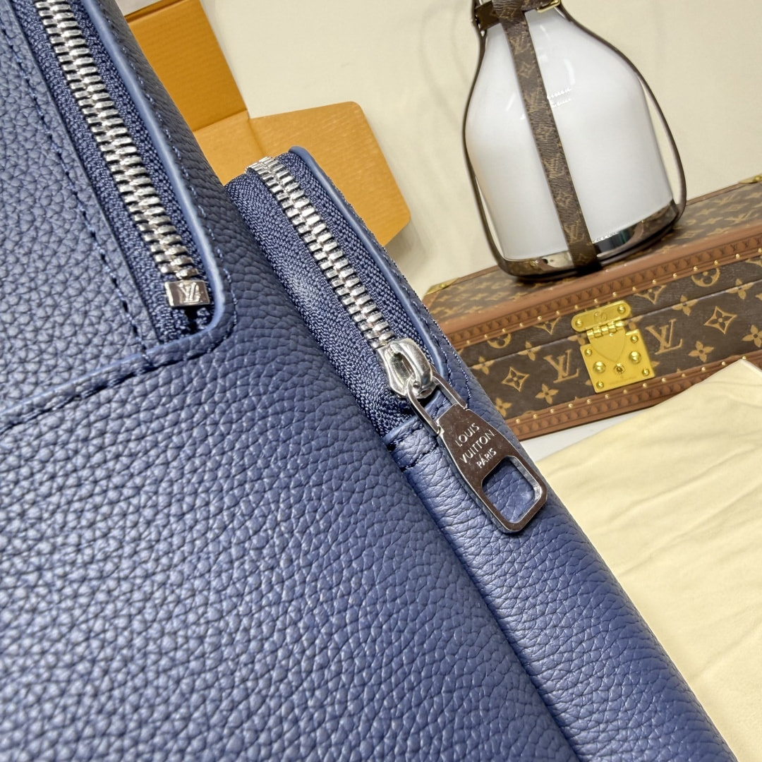 ������ ������� L�UIS VUI���N Discovery Work (����, ��� 6)