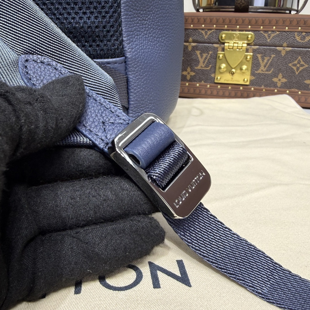 ������ ������� L�UIS VUI���N Discovery Work (����, ��� 7)