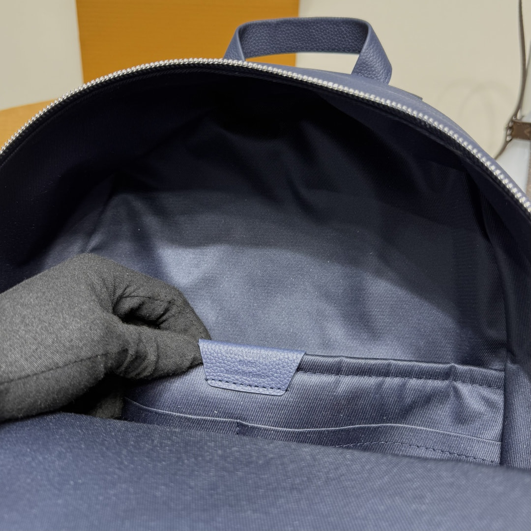 ������ ������� L�UIS VUI���N Discovery Work (����, ��� 8)