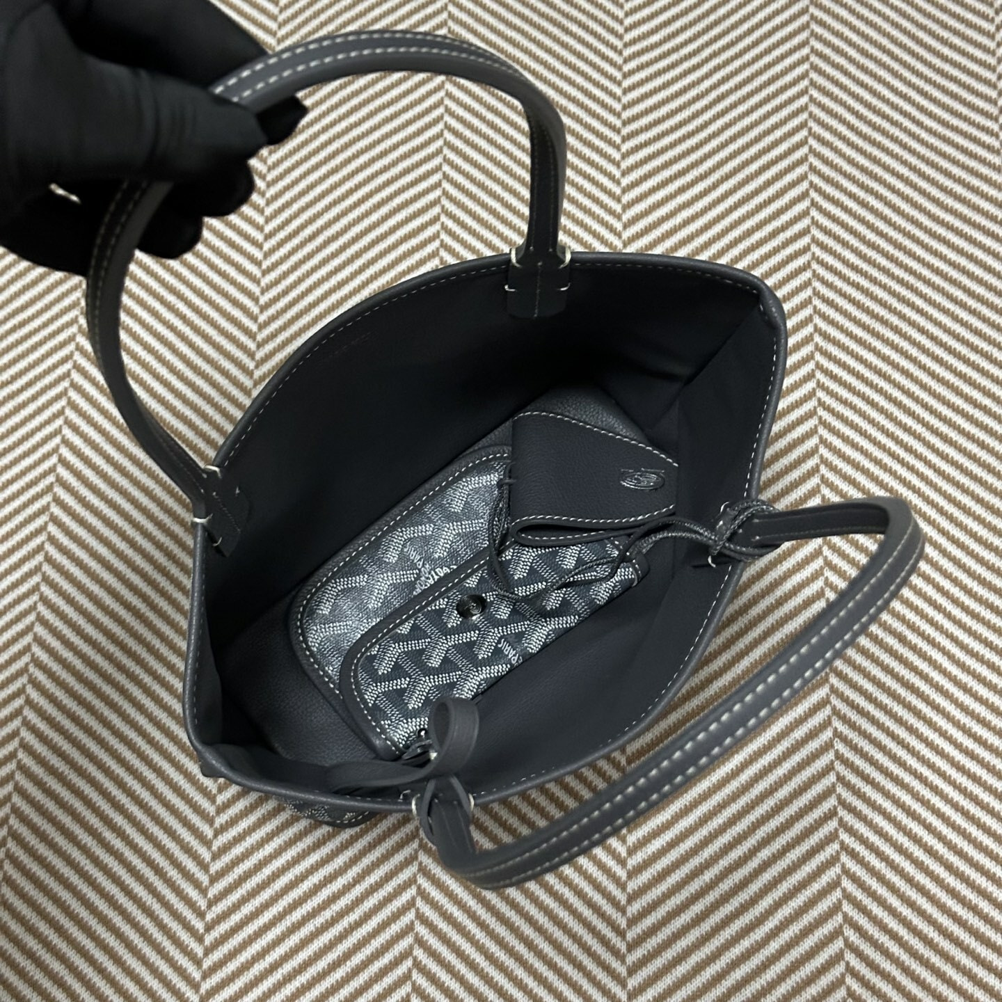 ����� ������������� ����� Goy�rd Anjou (����, ��� 12)