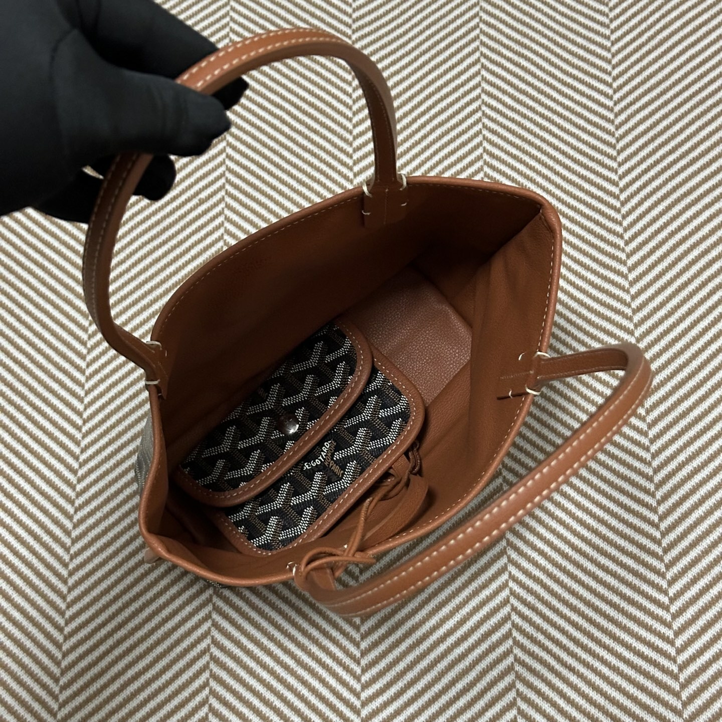 ����� ������������� ���������� Goy�rd Anjoi (����, ��� 10)