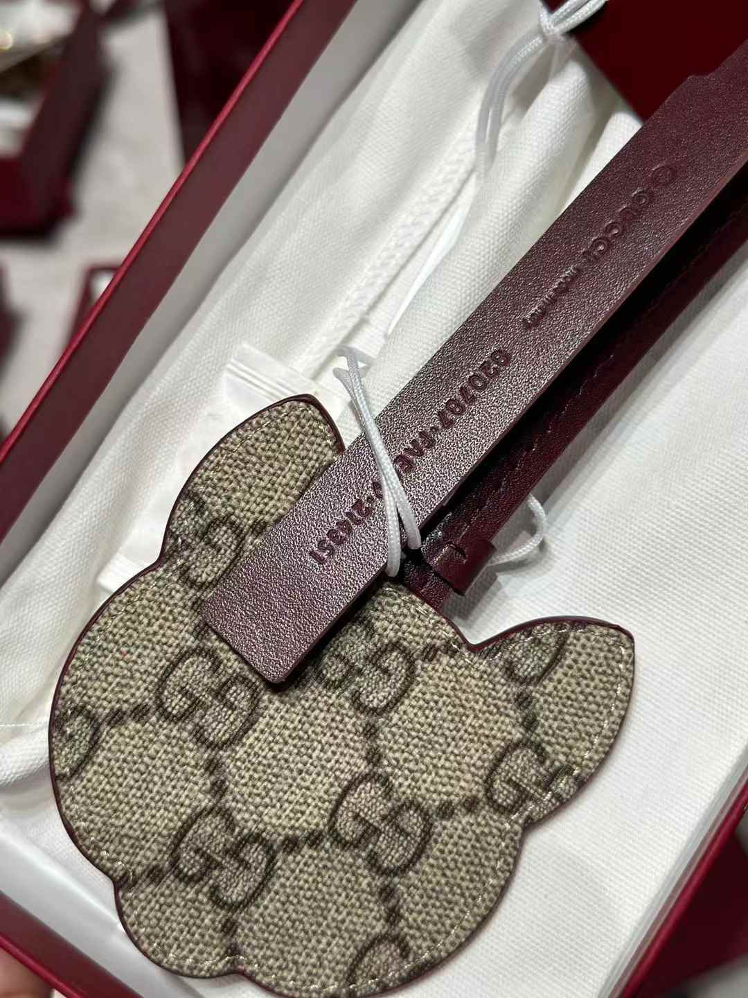 ������ GU��I (����, ��� 3)