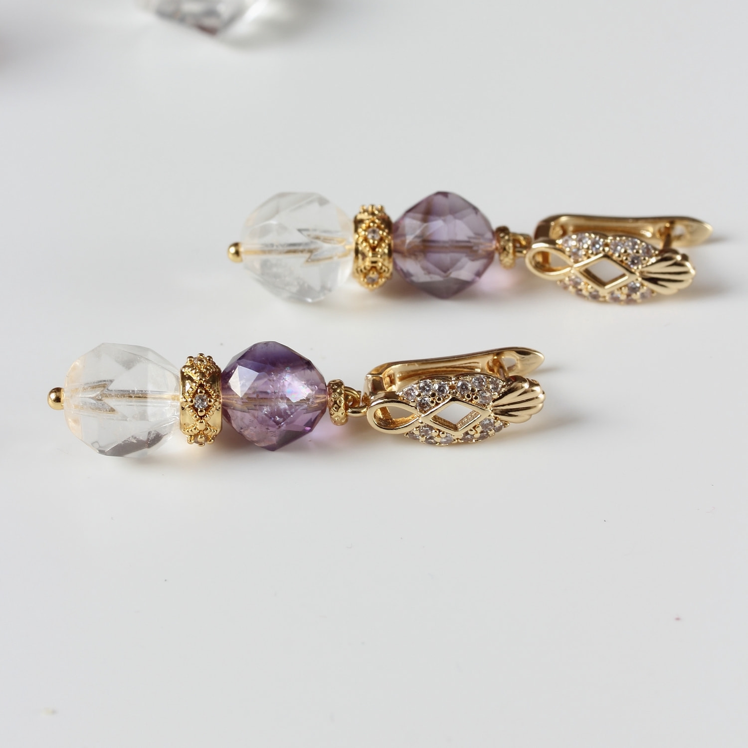 Комплект украшений из аметрина и горного хрусталя (вид 6) Комплект украшений из аметрина и горного хрусталя (фото, вид 6)