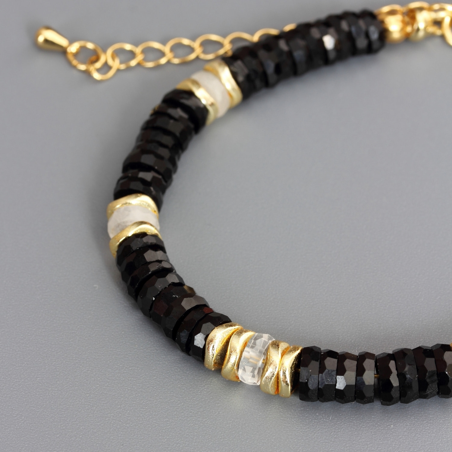 Чокер, браслет и серьги из чёрного агата и горного хрусталя (вид 4) Чокер, браслет и серьги из чёрного агата и горного хрусталя (фото, вид 4)