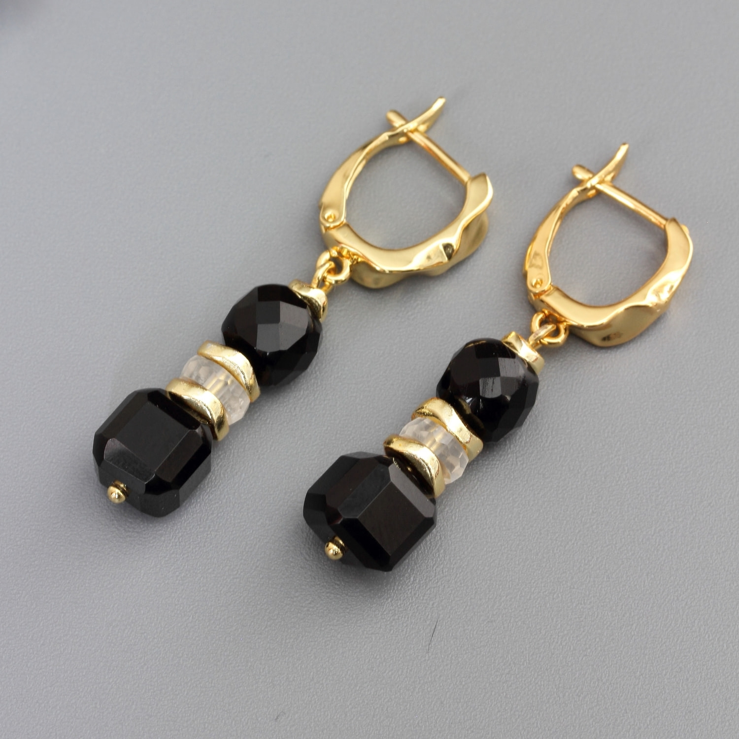 Серьги из чёрного агата и горного хрусталя (вид 1) Серьги из чёрного агата и горного хрусталя (фото, вид 1)