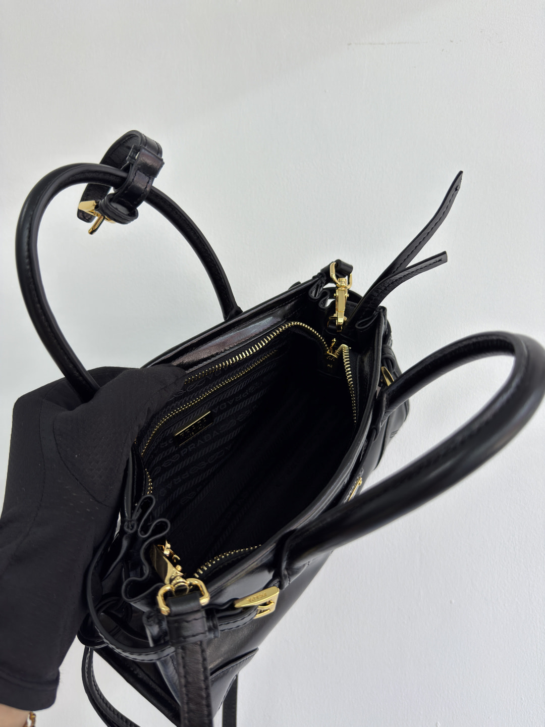 Сумка женская из натуральной кожи РRАDА Soft Lux bag (вид 6) Сумка женская из натуральной кожи РRАDА Soft Lux bag (фото, вид 6)