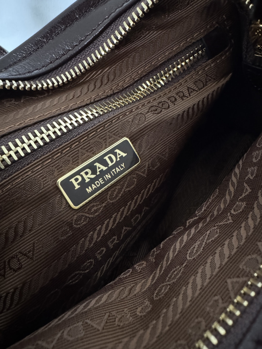 Сумка женская из натуральной кожи коричневая РRАDА Soft Lux bag (вид 7) Сумка женская из натуральной кожи коричневая РRАDА Soft Lux bag (фото, вид 7)