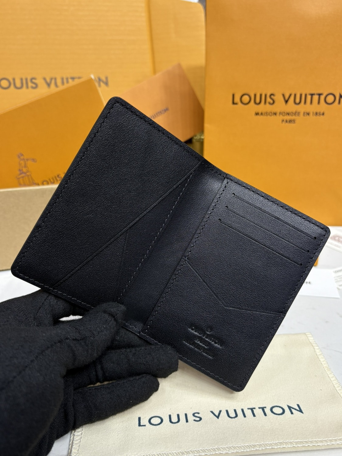 ��������� ���������� L�UIS VUI���N Taurillon (����, ��� 5)