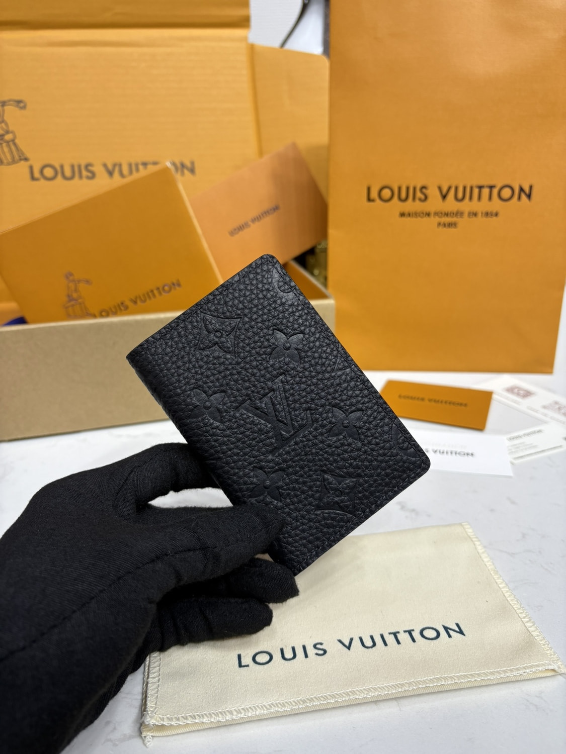 ��������� ���������� L�UIS VUI���N Taurillon (����, ��� 6)