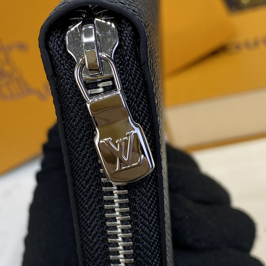 �������� ������ L�UIS VUI���N ���������� ZIPPY T�ig� (����, ��� 4)