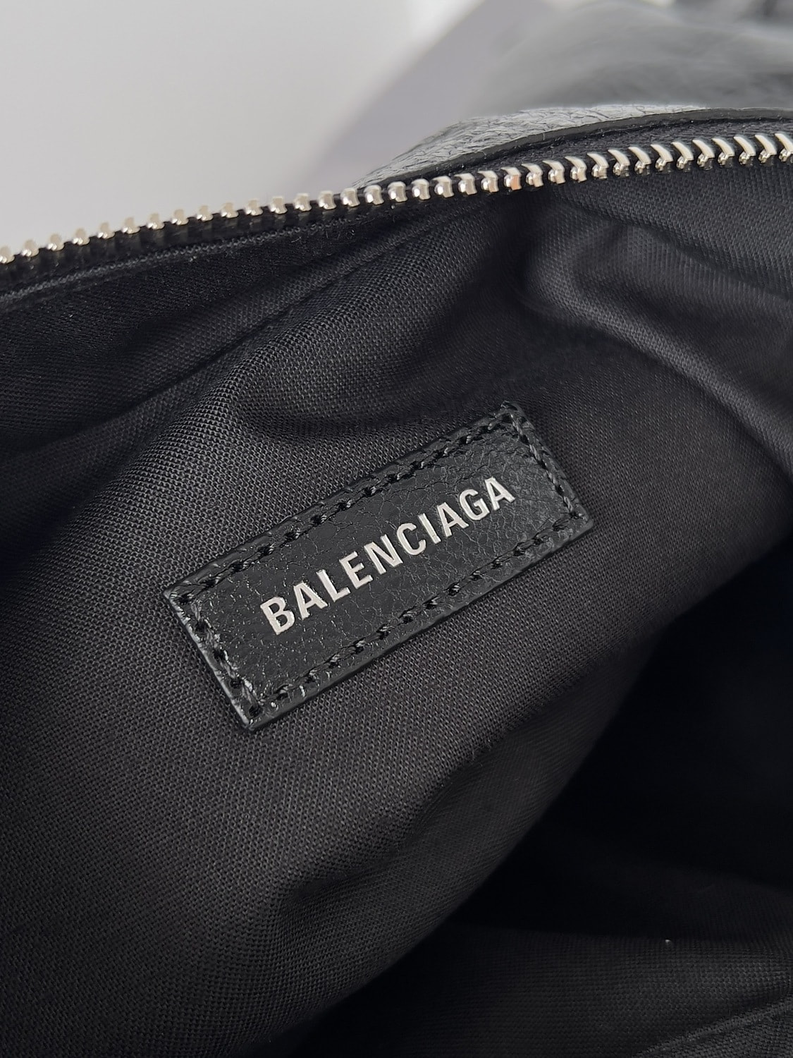 ������� ����� ������ ��L�N�I�G� SUPERBUSY (����, ��� 3)