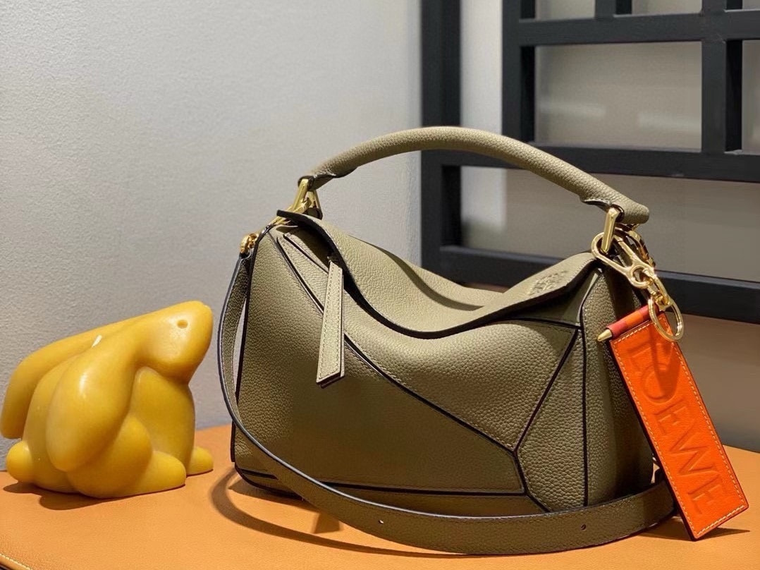 ����� ������� �� ����������� ���� ������� Loewe Puzzle (����, ��� 1)