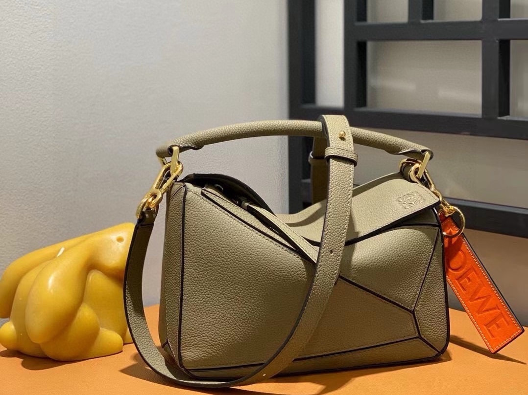 ����� ������� �� ����������� ���� ������� Loewe Puzzle (����, ��� 2)