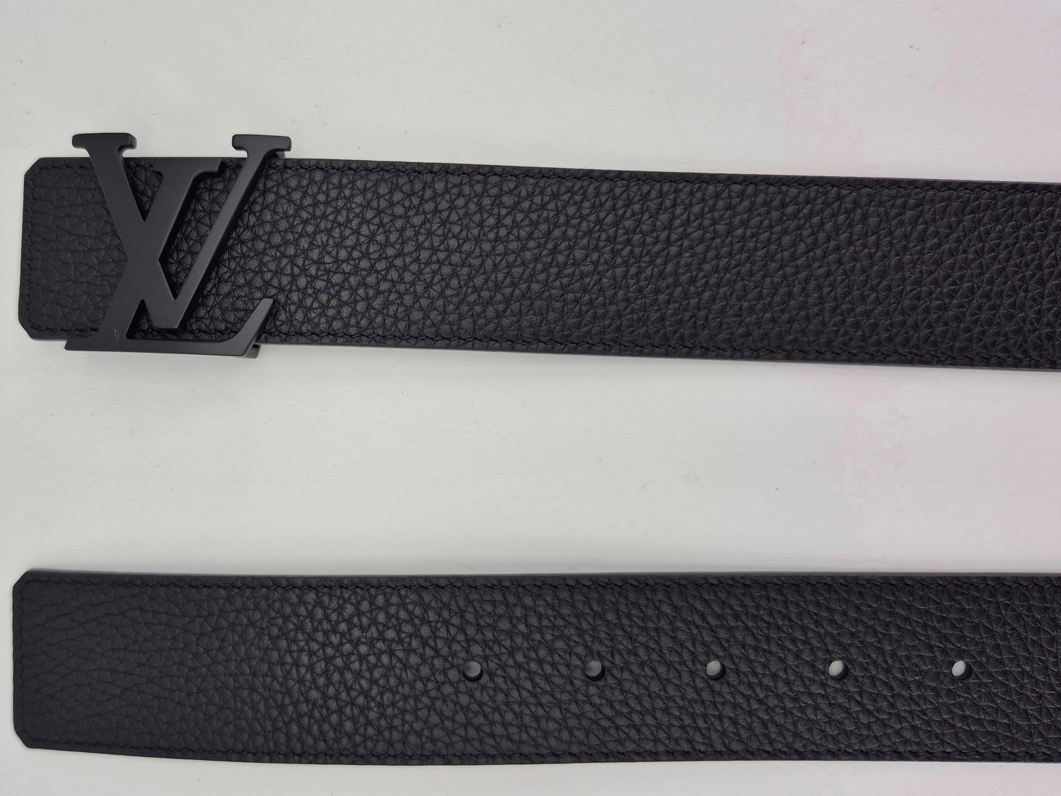 ������ ������� L�UIS VUI���N INITI�LS (����, ��� 2)