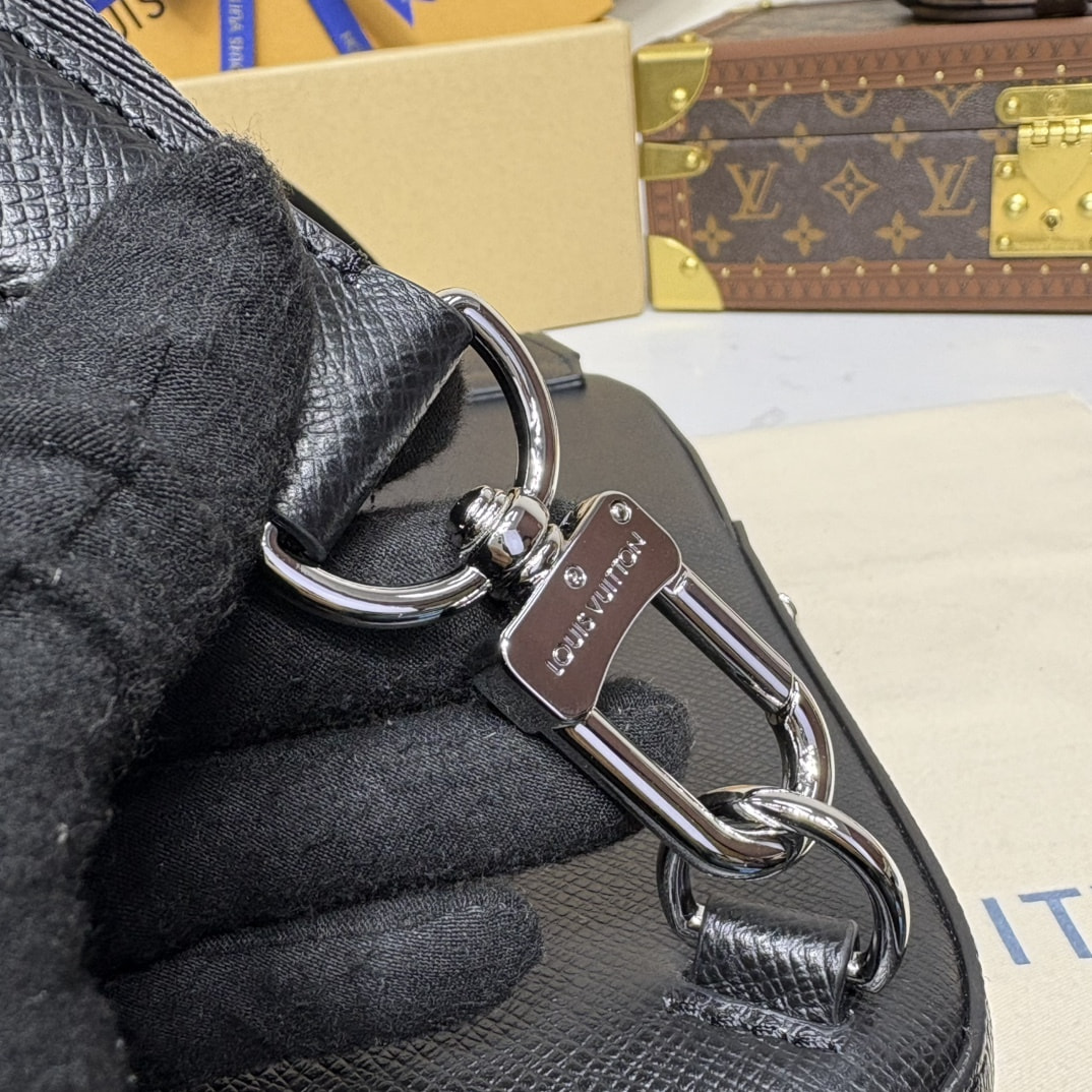 ����� ������� ����� ����� ������� ������ L�UIS VUI���N �v�nu� Sling T�ig� (����, ��� 1)