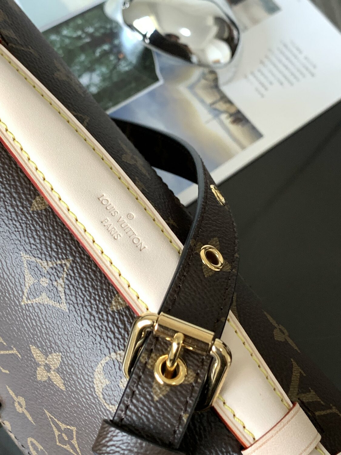 ����� L�UIS VUI���N M�n�gr�m C�NV�S P�ch�tt� M�tis (����, ��� 5)