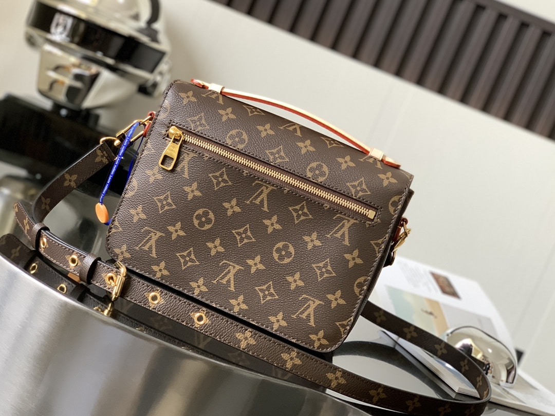 ����� L�UIS VUI���N M�n�gr�m C�NV�S P�ch�tt� M�tis (����, ��� 7)