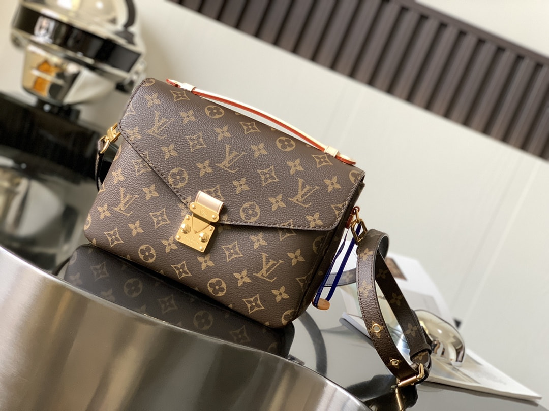 ����� L�UIS VUI���N M�n�gr�m C�NV�S P�ch�tt� M�tis (����, ��� 9)