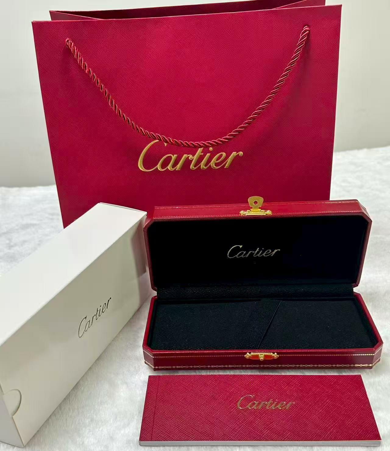 ����� Cartier (����, ��� 6)
