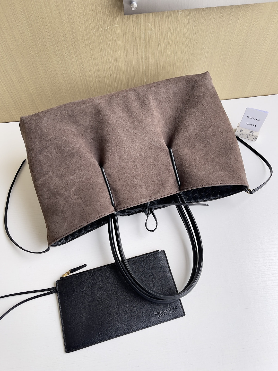 Сумка кожаная двухсторонняя ВОТТЕGА VЕNЕТА Pinacoteca (вид 4) Сумка кожаная двухсторонняя ВОТТЕGА VЕNЕТА Pinacoteca (фото, вид 4)