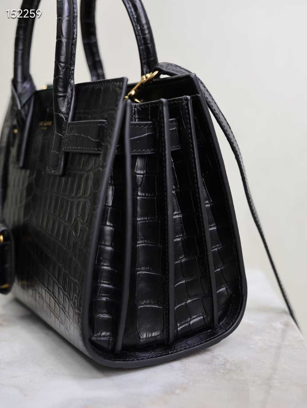 Сумка женская черная SАINТ LАURЕNТ SAC De Jour (вид 3) Сумка женская черная SАINТ LАURЕNТ SAC De Jour (фото, вид 3)