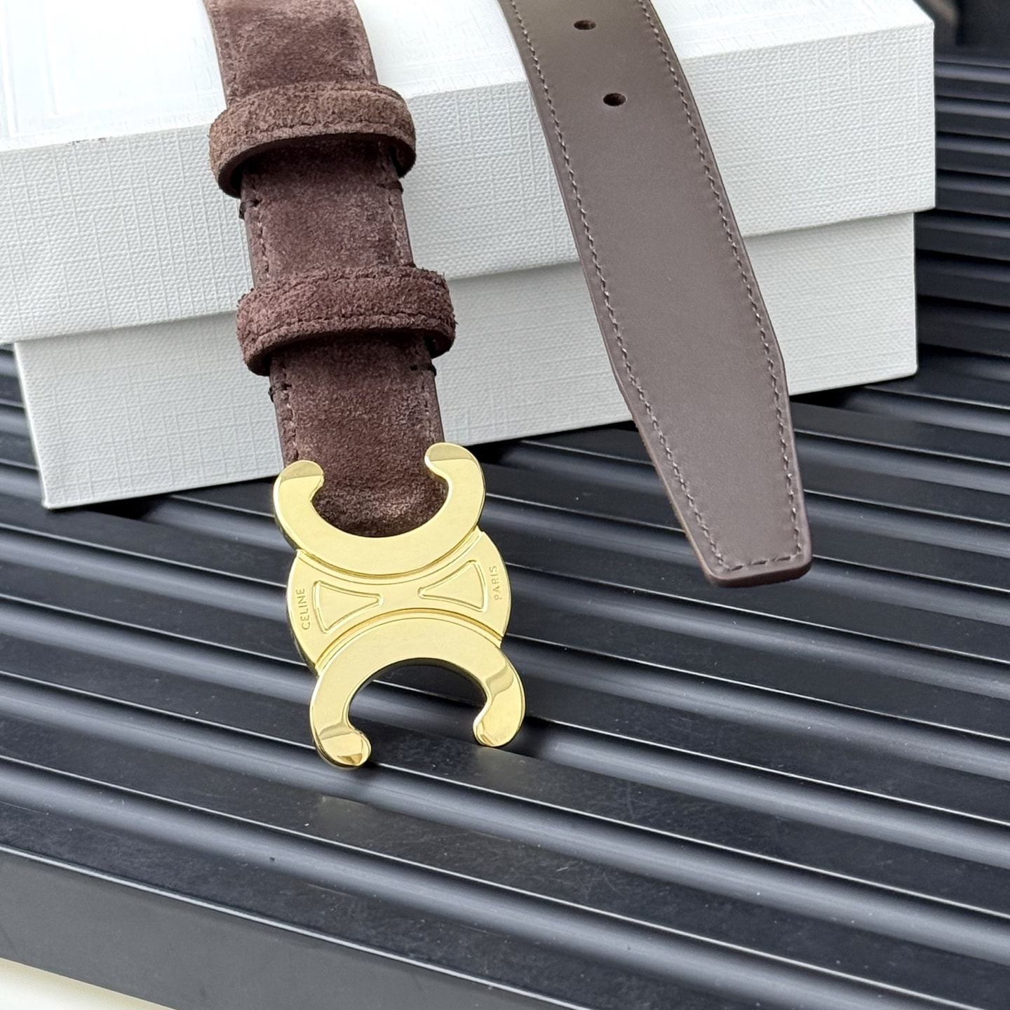 Ремень кожаный замшевый коричневый СЕLINЕ triomphe (вид 6) Ремень кожаный замшевый коричневый СЕLINЕ triomphe (фото, вид 6)