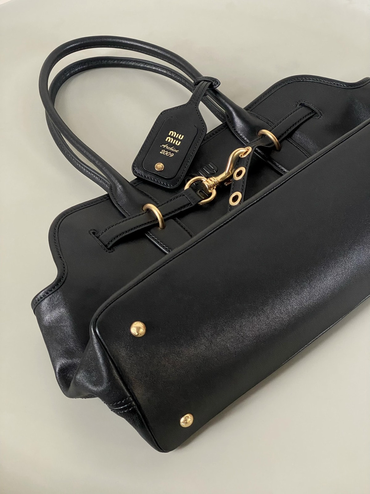 ������� ����� MIU MIU Aventure (����, ��� 3)