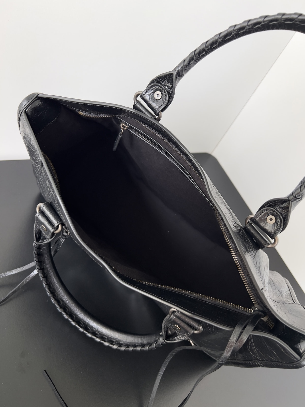 ������� ����� ��L�N�I�G� Le Sity 38 (����, ��� 2)