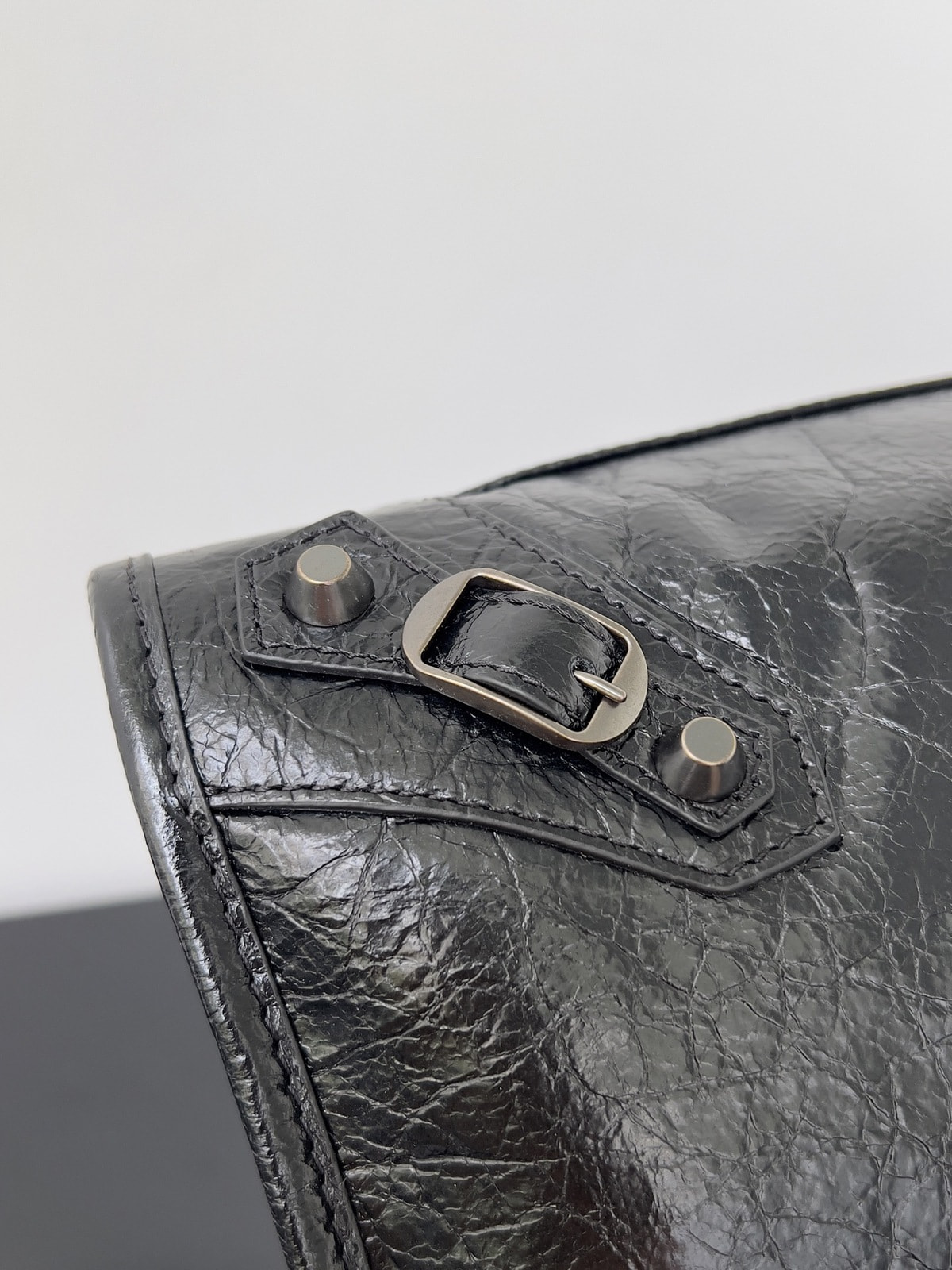 ������� ����� ��L�N�I�G� Le Sity 38 (����, ��� 8)