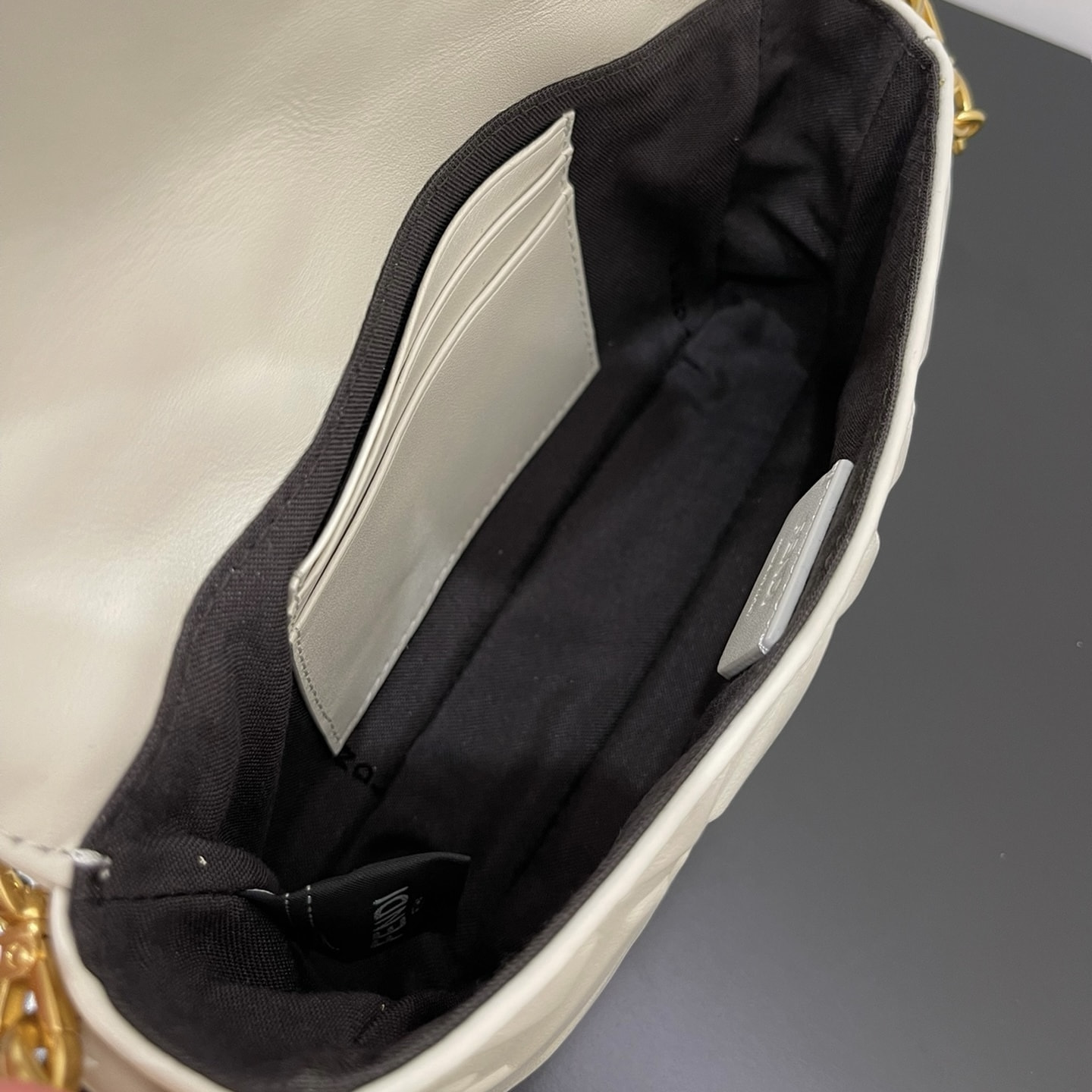 ����� ������� ������� ����� F�NDI Baguette (����, ��� 8)