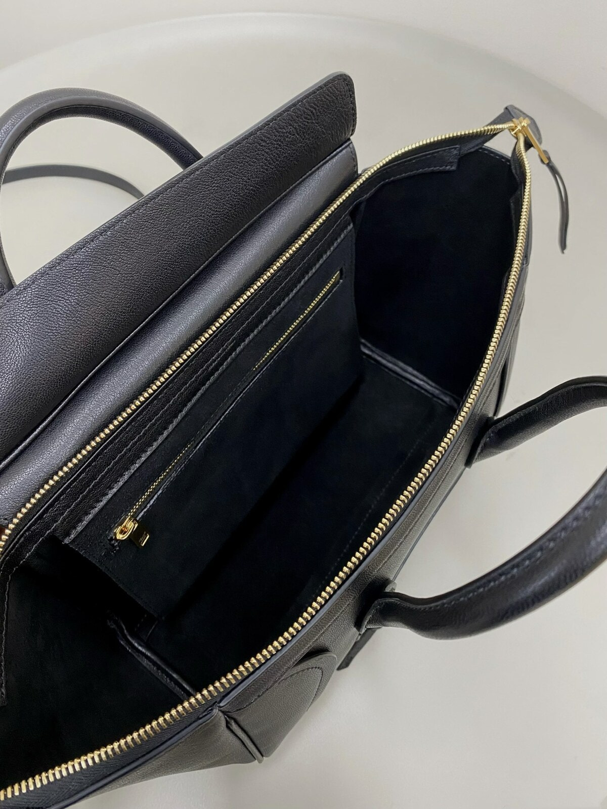 Сумка женская из натуральной кожи СЕLINЕ Luggage (вид 4) Сумка женская из натуральной кожи СЕLINЕ Luggage (фото, вид 4)