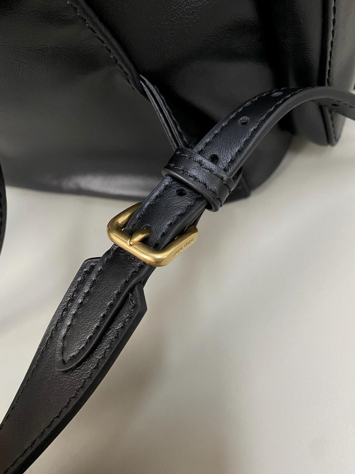 ������ MIU MIU (����, ��� 6)