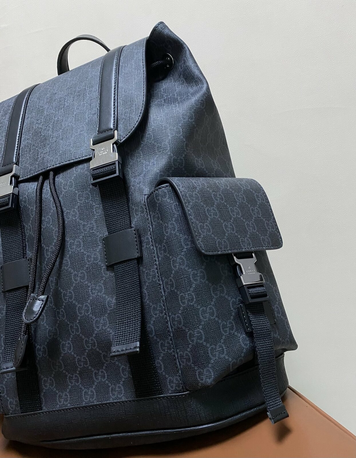 ������ GU��I BACKPACK (����, ��� 5)