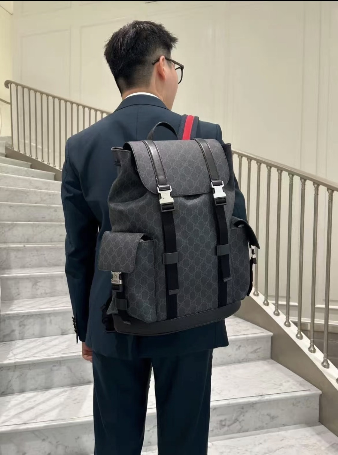 ������ GU��I BACKPACK (����, ��� 11)