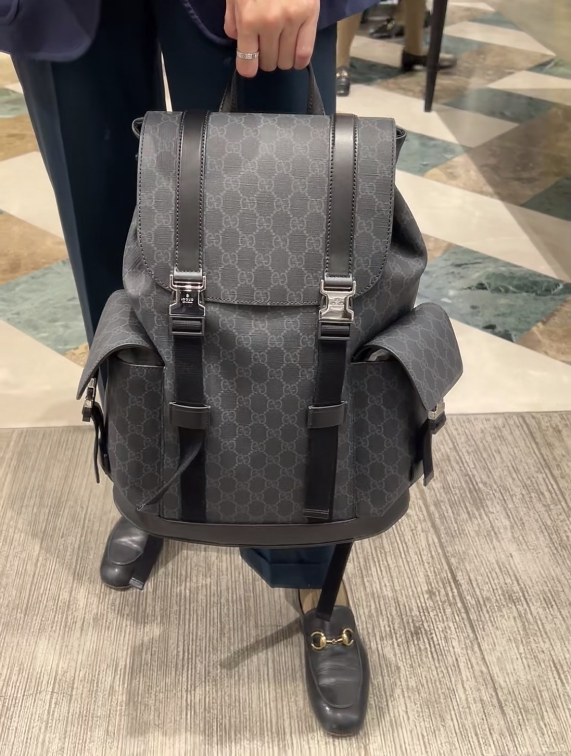 ������ GU��I BACKPACK (����, ��� 13)