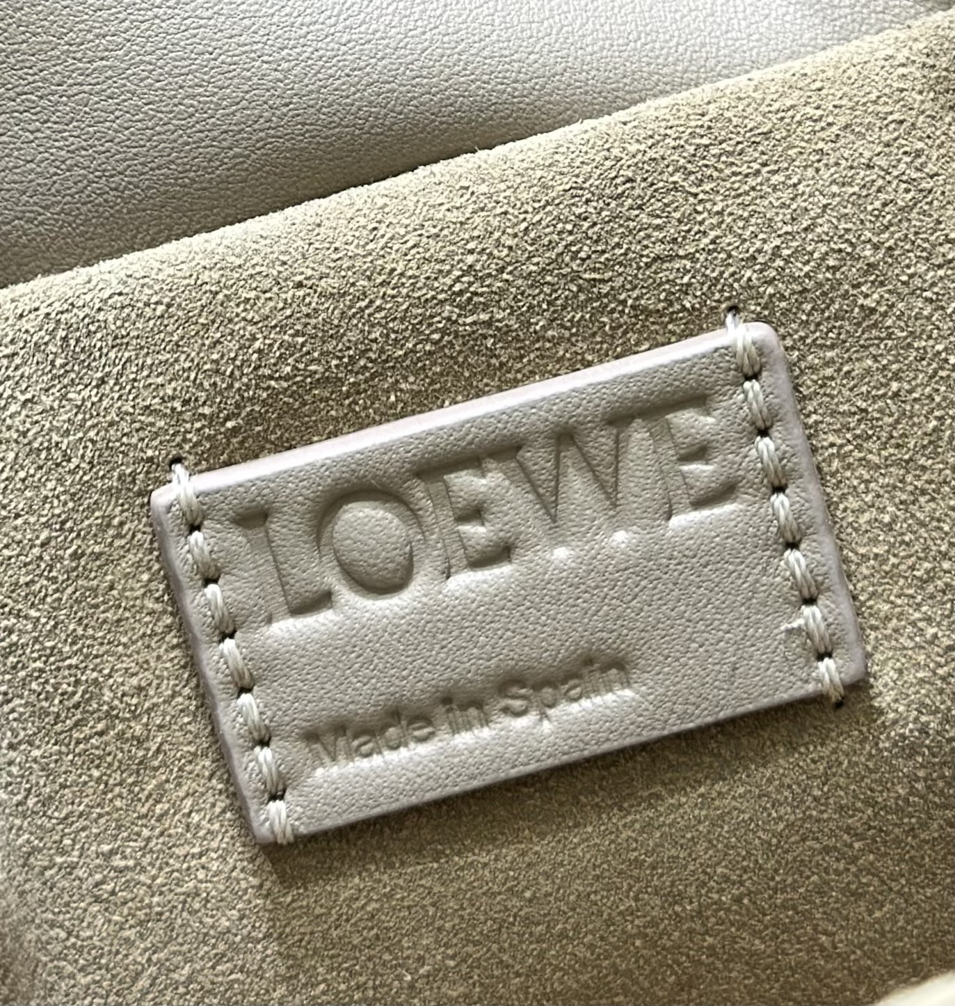 Сумка женская из натуральной кожи Loewe Flamenco (вид 4) Сумка женская из натуральной кожи Loewe Flamenco (фото, вид 4)
