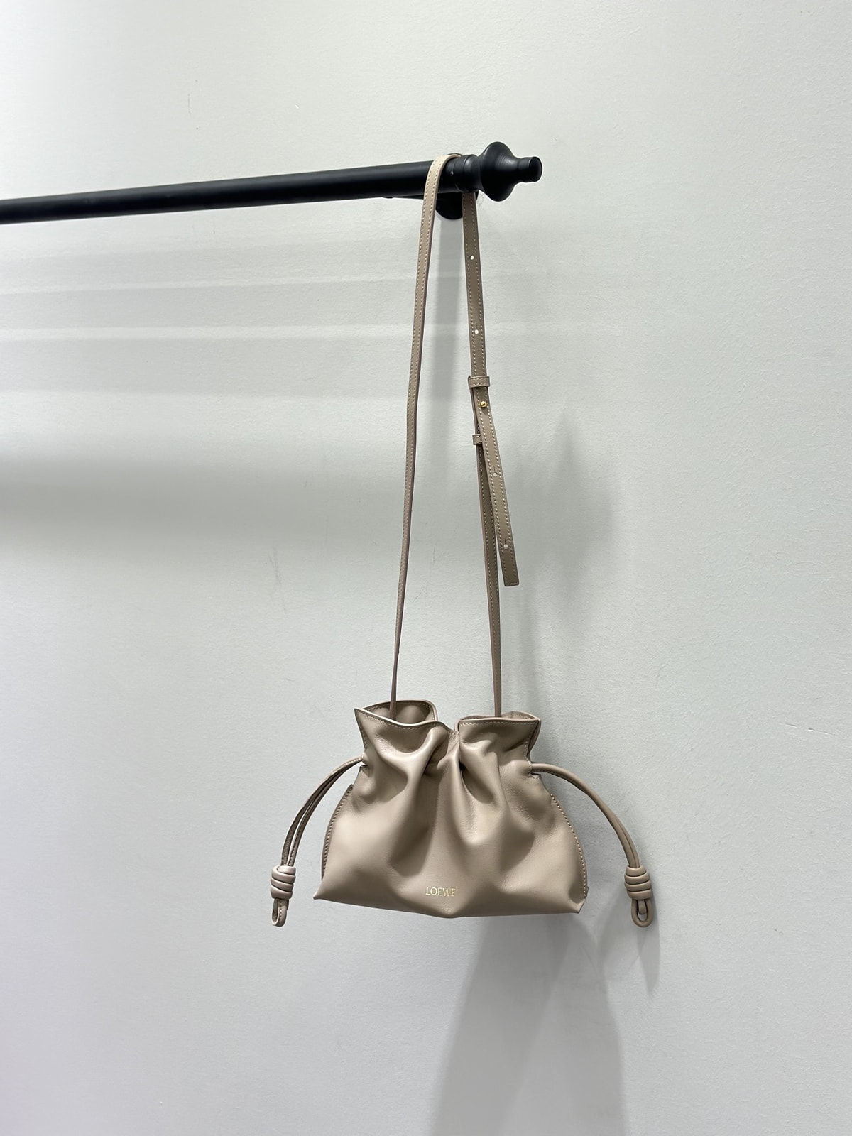 Сумка женская из натуральной кожи Loewe Flamenco (вид 8) Сумка женская из натуральной кожи Loewe Flamenco (фото, вид 8)