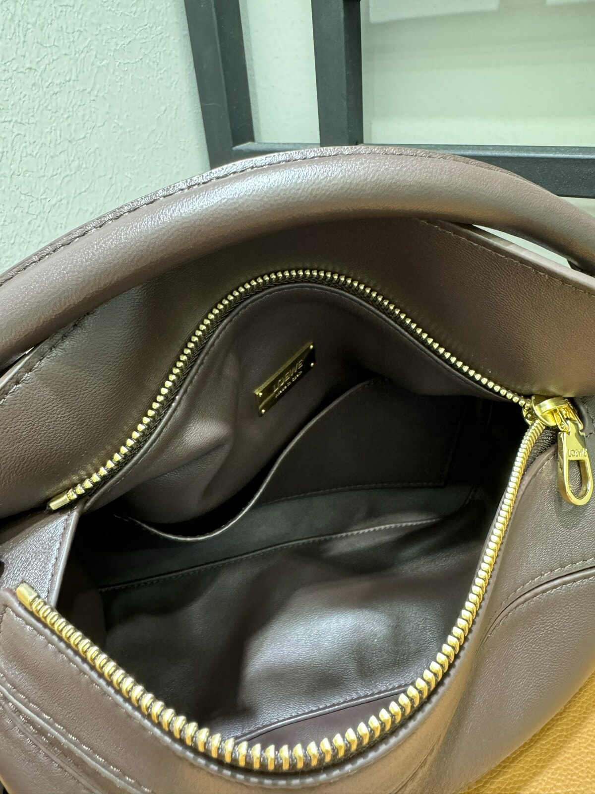 ����� ������� �� ����������� ���� Loewe Puzzle Featherlight (����, ��� 7)