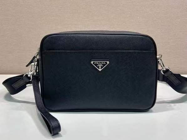 ����� ������ �R�D� Saffiano leather shoulder bag (����, ��� 4)