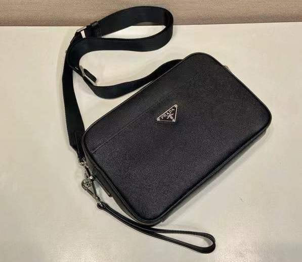 ����� ������ �R�D� Saffiano leather shoulder bag (����, ��� 6)