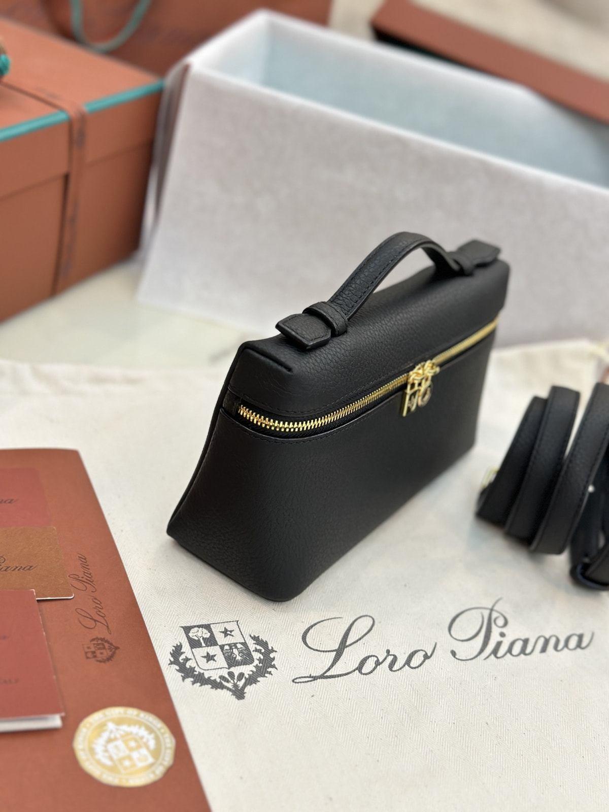 ����� ������� Lor� Pian� Togo (����, ��� 15)