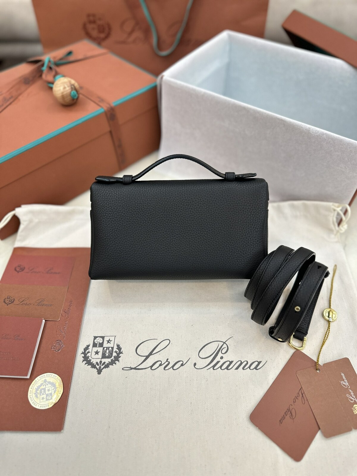 ����� ������� Lor� Pian� Togo (����, ��� 16)