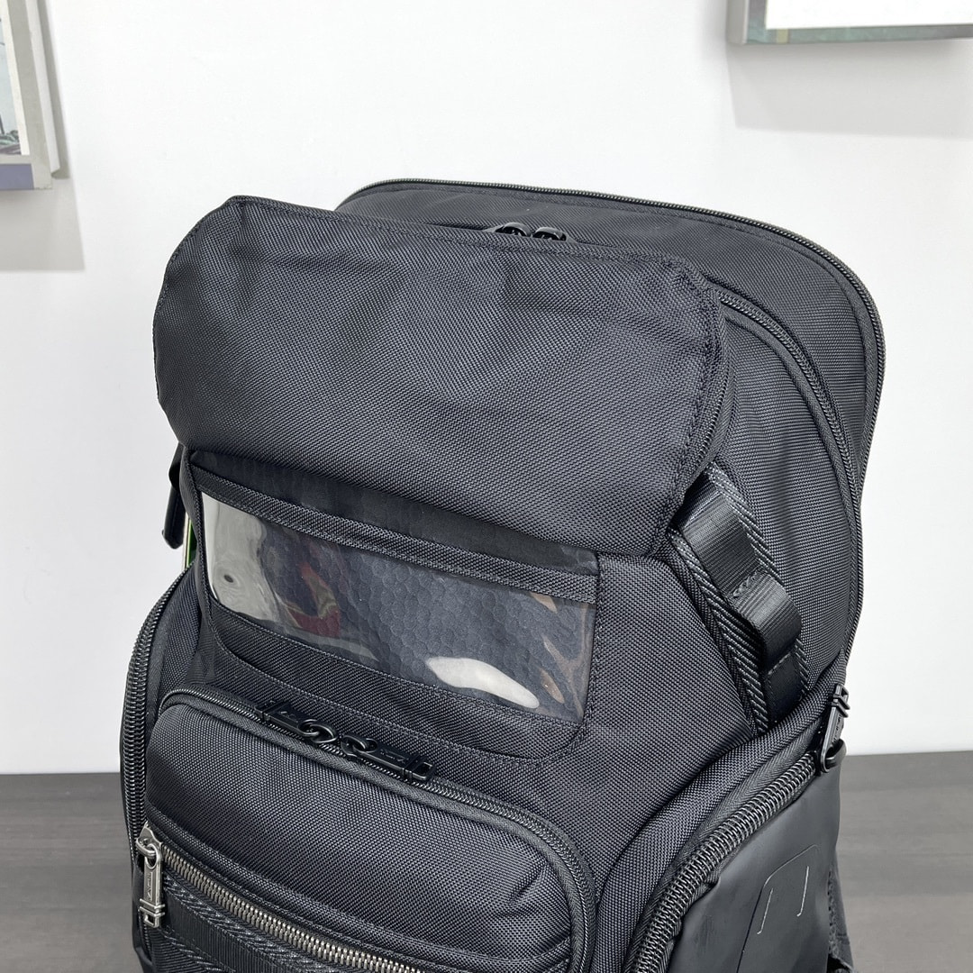 ������ TUMI Alpha Bravo (����, ��� 8)