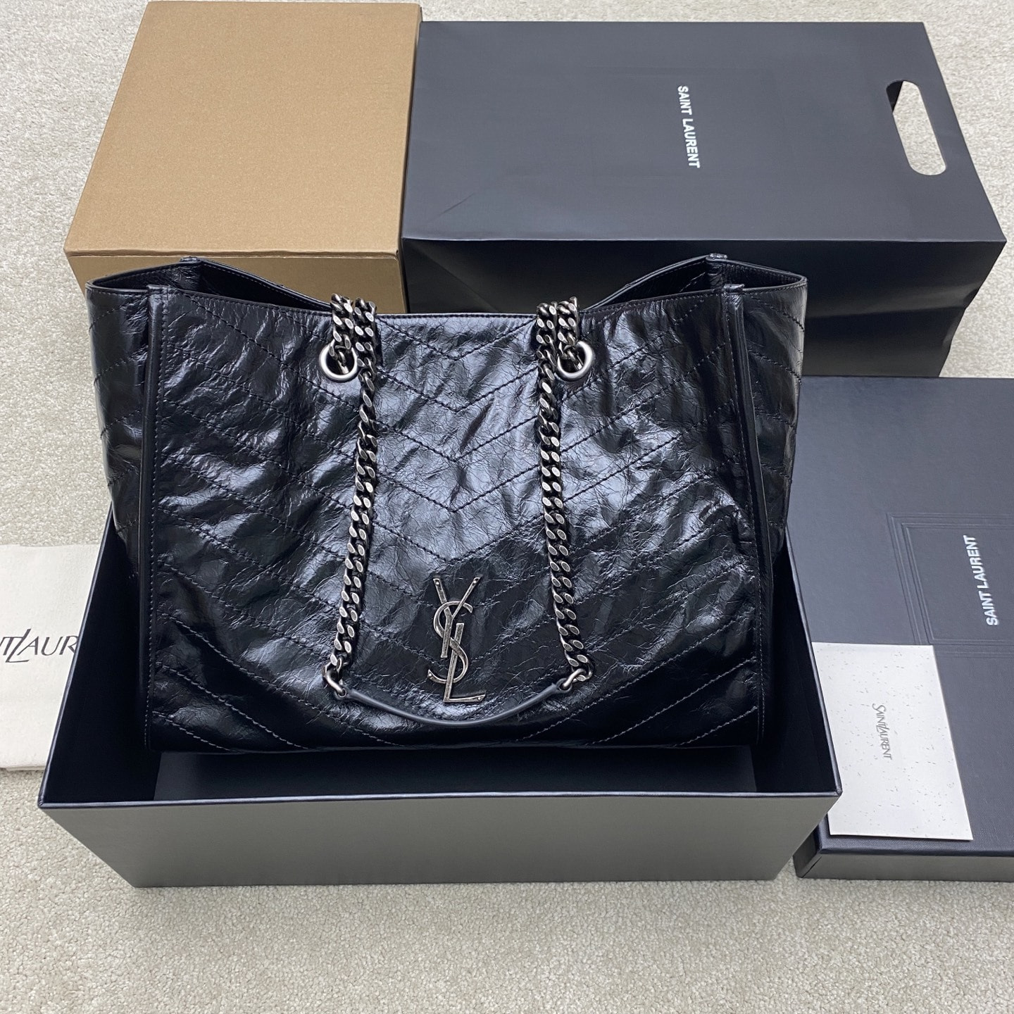Сумка женская SАINТ LАURЕNТ Niki Shopping Bag (вид 1) Сумка женская SАINТ LАURЕNТ Niki Shopping Bag (фото, вид 1)